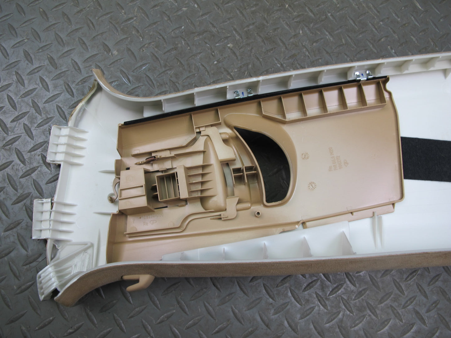 2011-2018 Porsche Cayenne 958 Left & Right Center Upper B Pillar Trim Panel Set