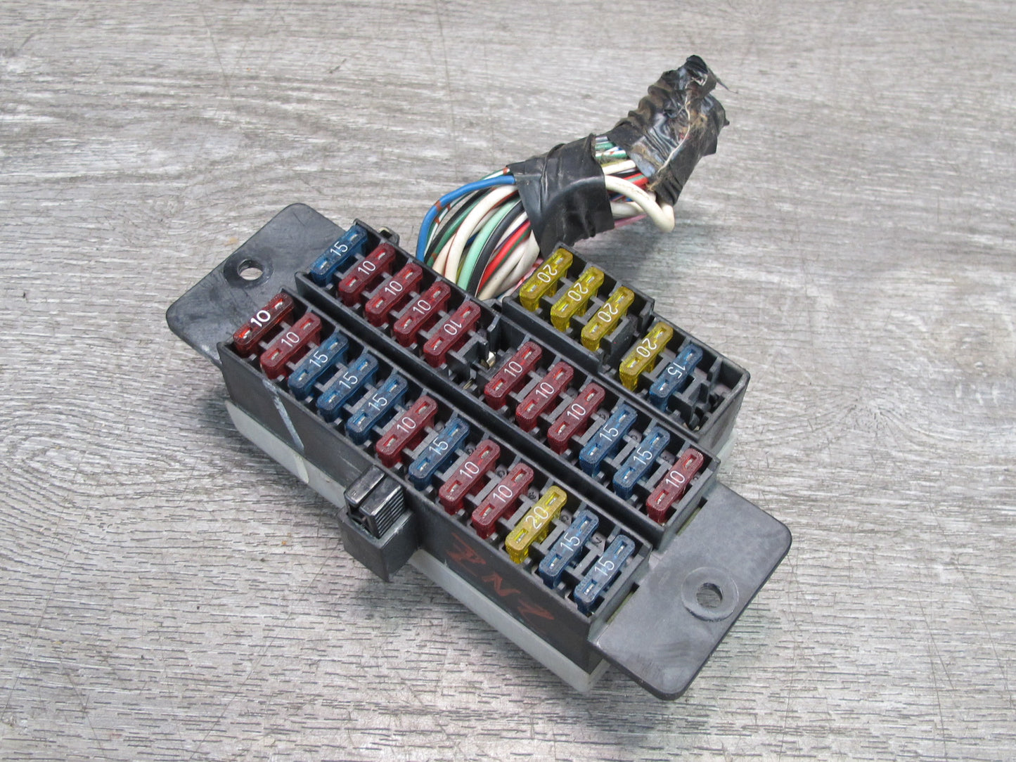 84-86 Nissan Z31 300ZX Junction Fuse Relay Box Module OEM