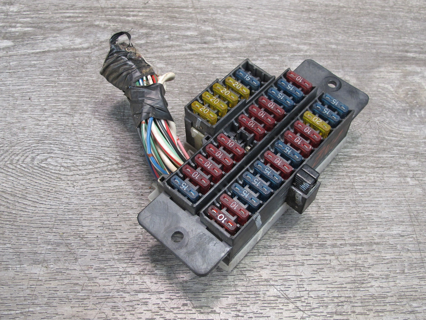 84-86 Nissan Z31 300ZX Junction Fuse Relay Box Module OEM