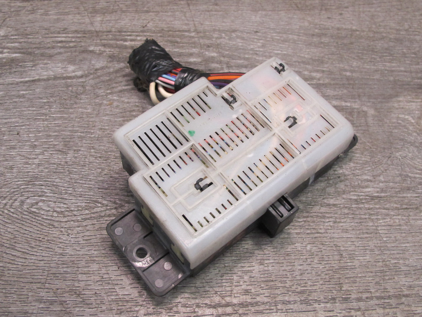 84-86 Nissan Z31 300ZX Junction Fuse Relay Box Module OEM