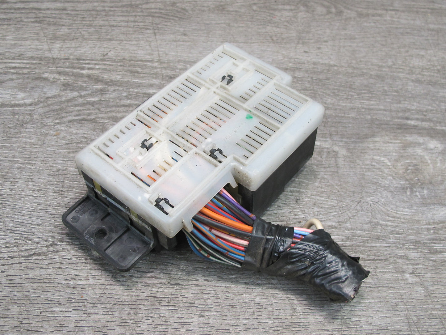 84-86 Nissan Z31 300ZX Junction Fuse Relay Box Module OEM