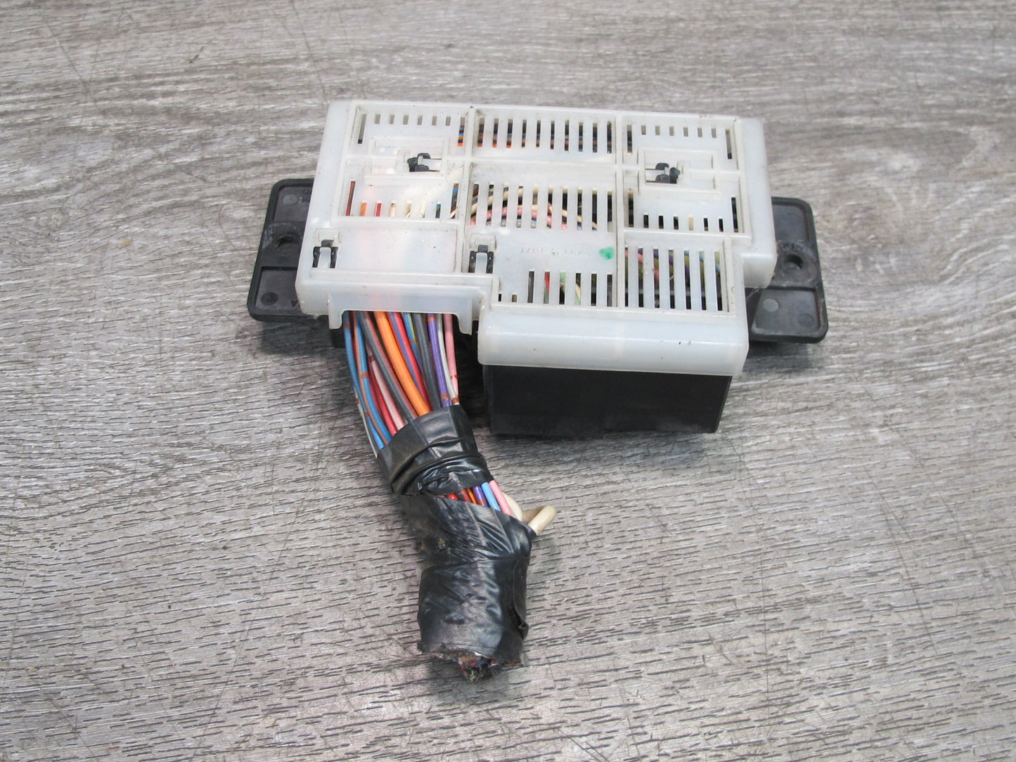 84-86 Nissan Z31 300ZX Junction Fuse Relay Box Module OEM