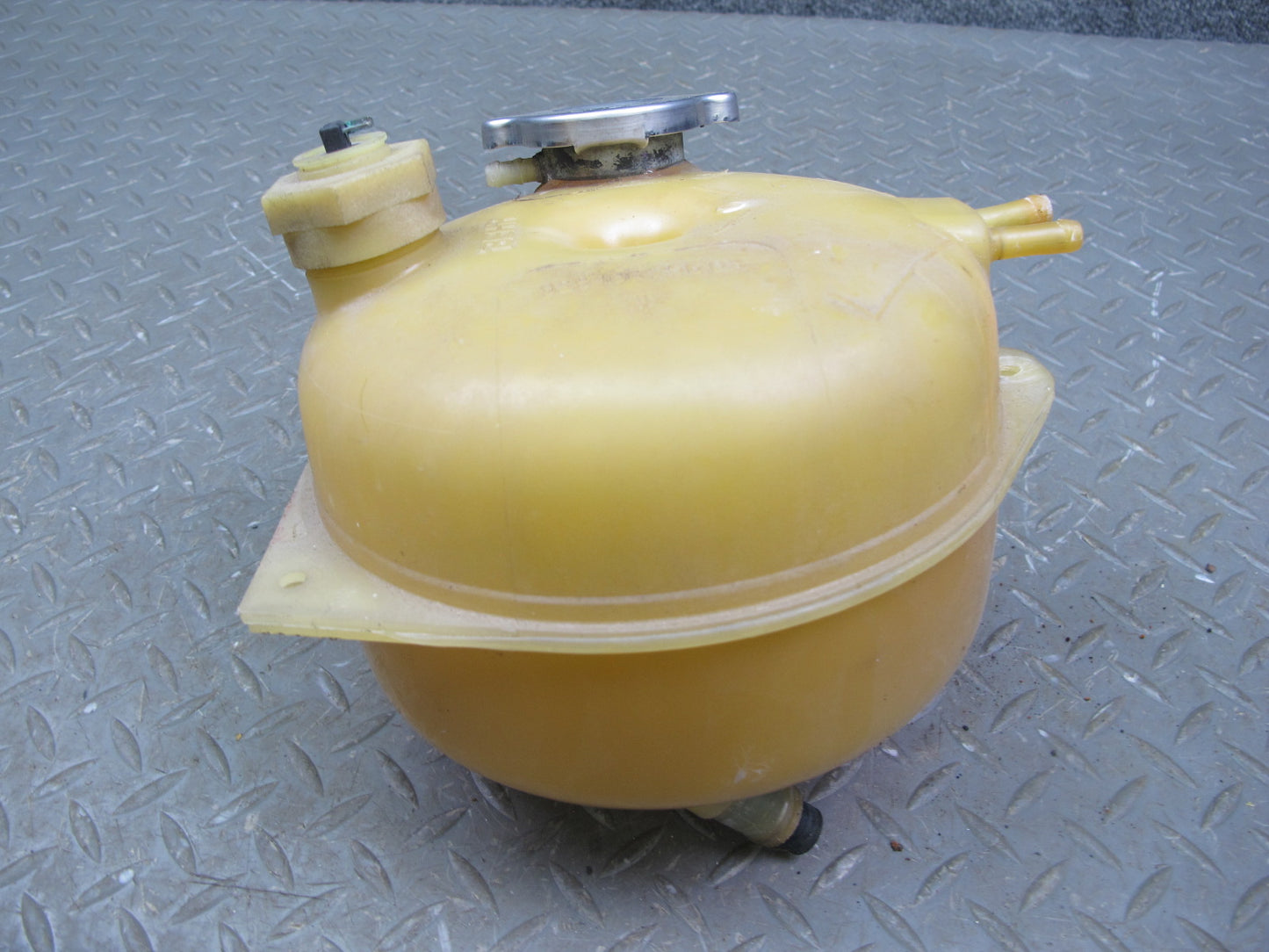 1983-1995 Porsche 928 S Engine Coolant Expansion Overflow Reservoir Tank Bottle