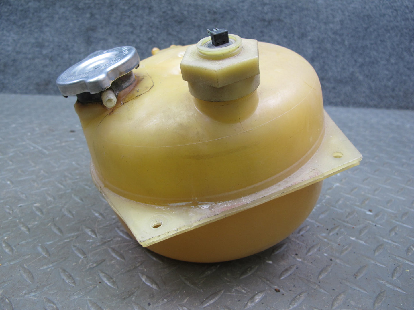 1983-1995 Porsche 928 S Engine Coolant Expansion Overflow Reservoir Tank Bottle