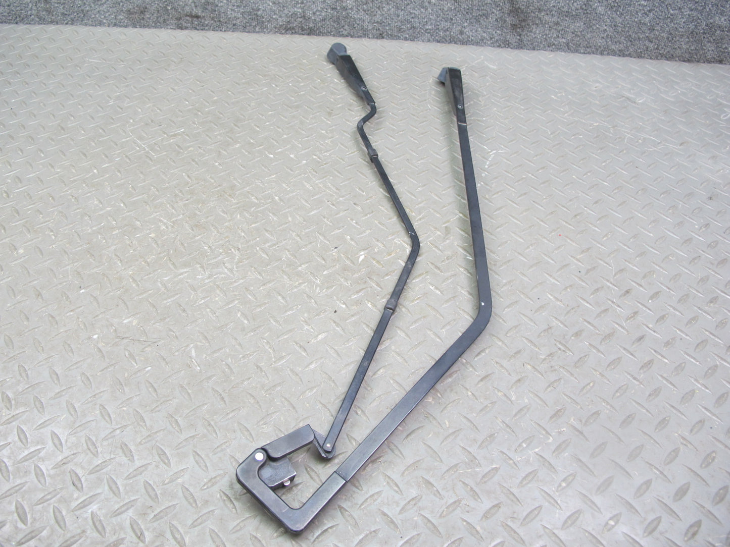 1987-1991 Porsche 928 S Rear Hatch Tail Gate Trunk Wiper Arm Set of 2