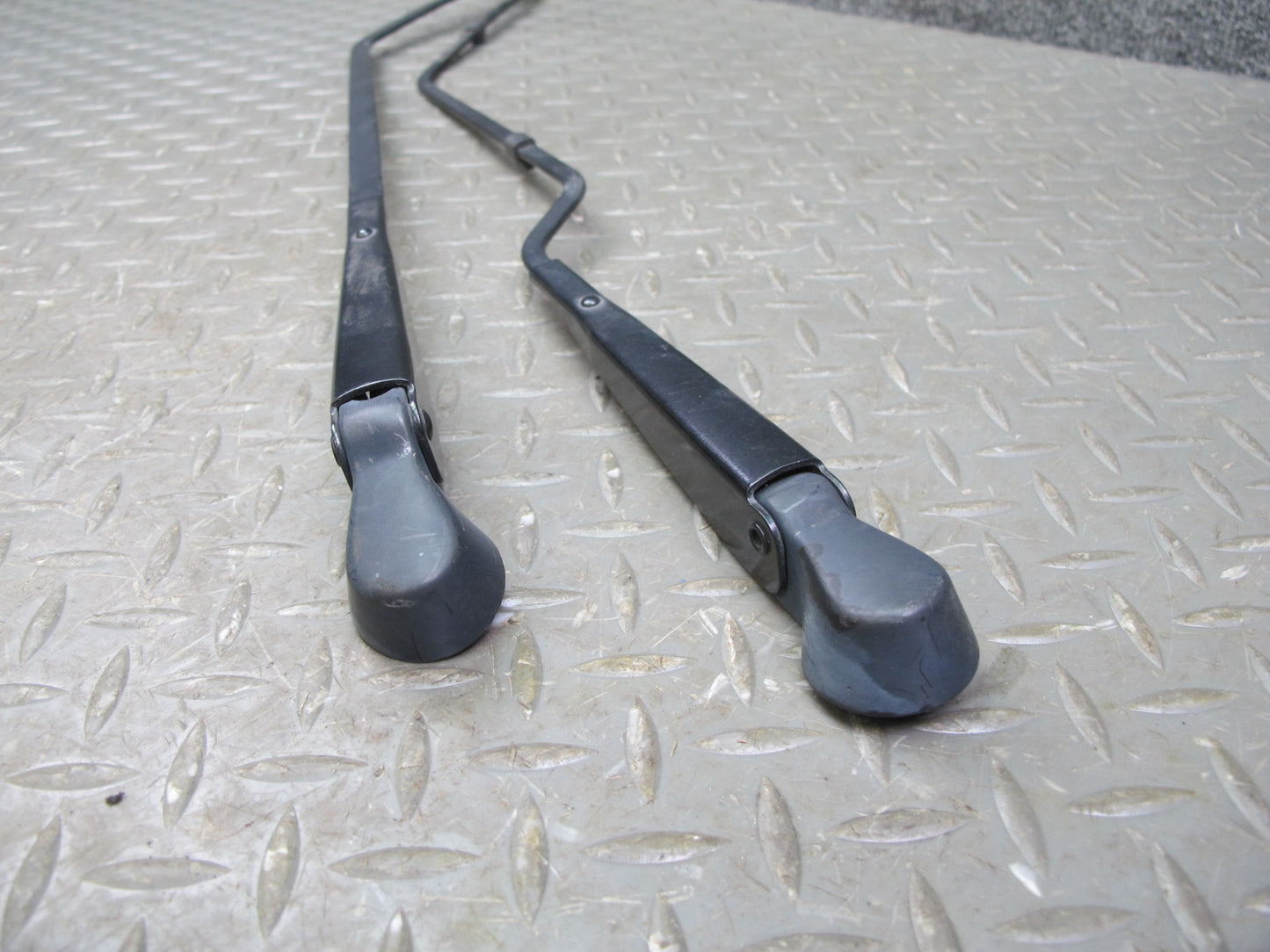 1987-1991 Porsche 928 S Rear Hatch Tail Gate Trunk Wiper Arm Set of 2