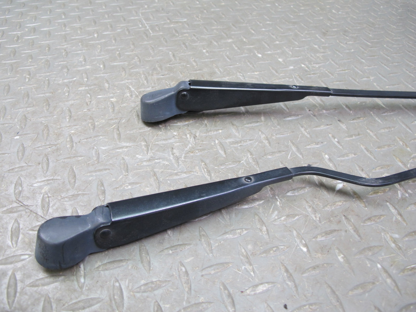 1987-1991 Porsche 928 S Rear Hatch Tail Gate Trunk Wiper Arm Set of 2
