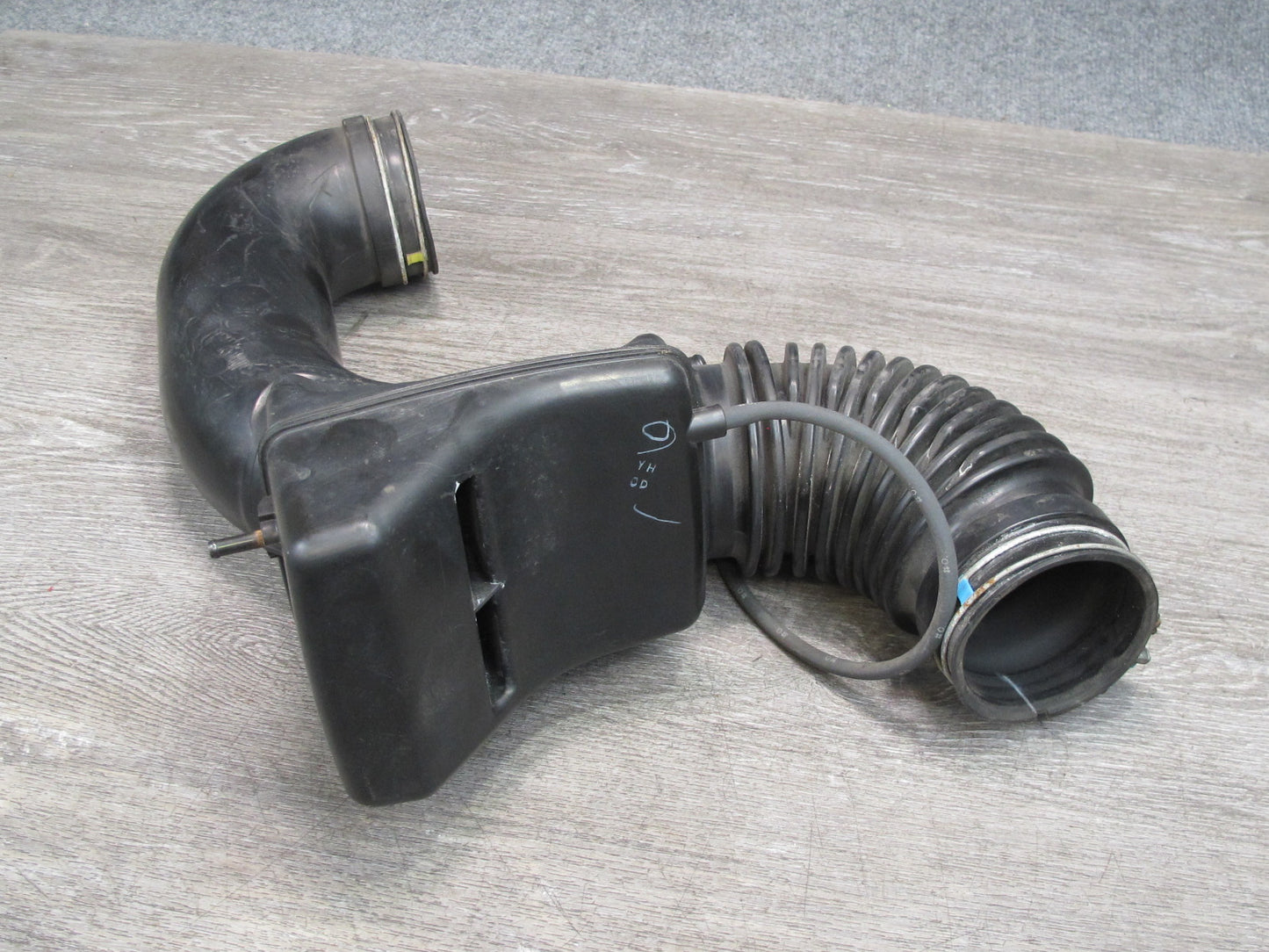 2003-2005 Lexus UZJ120L GX470 Air Cleaner Resonator Tube Hose 17880-50060
