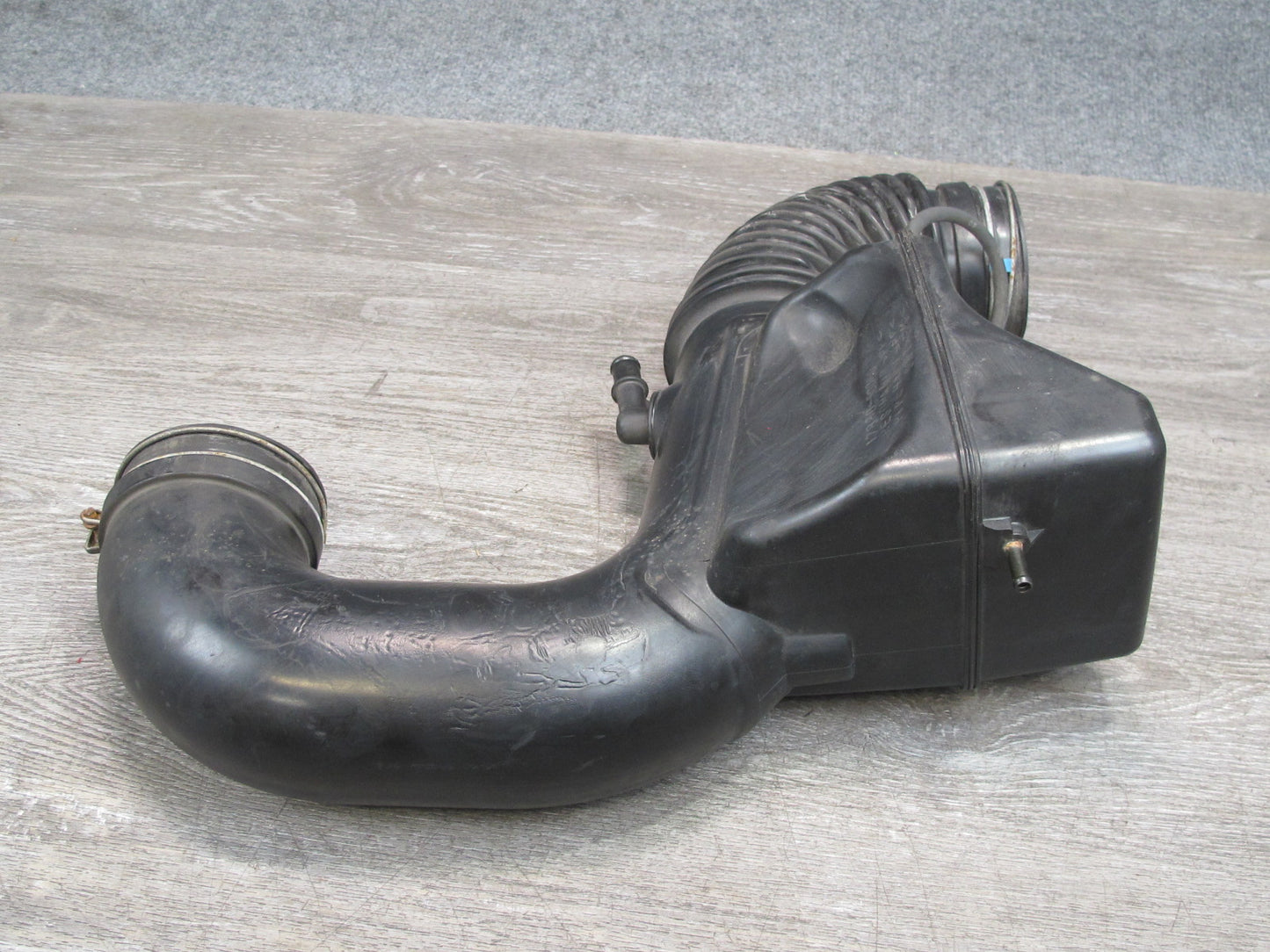 2003-2005 Lexus UZJ120L GX470 Air Cleaner Resonator Tube Hose 17880-50060