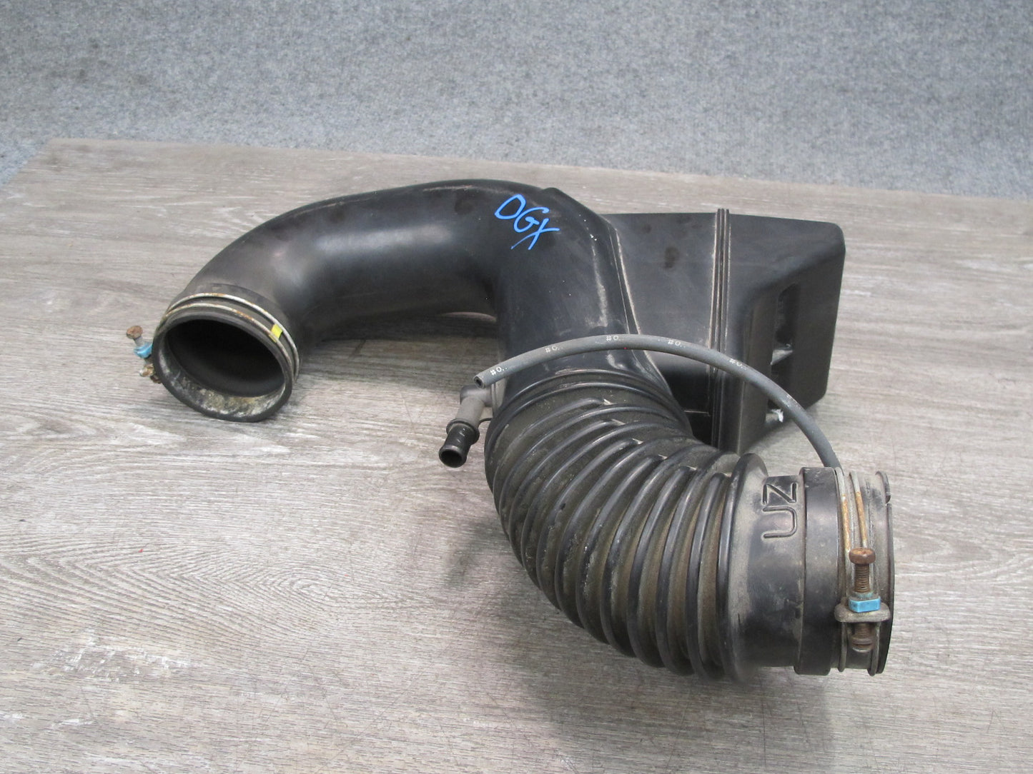 2003-2005 Lexus UZJ120L GX470 Air Cleaner Resonator Tube Hose 17880-50060