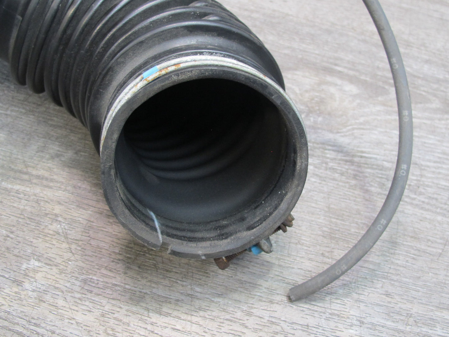2003-2005 Lexus UZJ120L GX470 Air Cleaner Resonator Tube Hose 17880-50060
