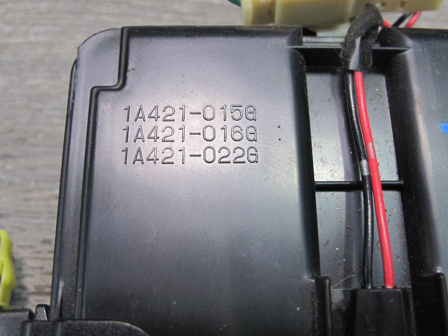 2003-2009 Lexus UZJ120L GX470 Dash Center Ashtray Storage Compartment