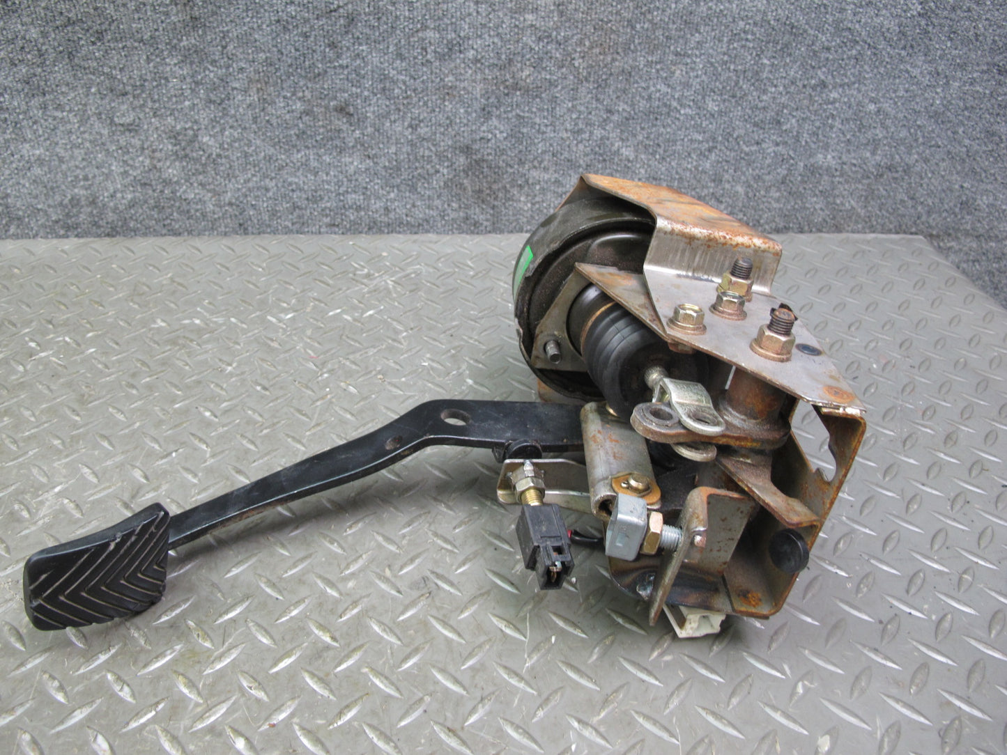 91-93 Mitsubishi 3000GT M/T Gas Acceleration Brake Clutch Pedal Set OEM