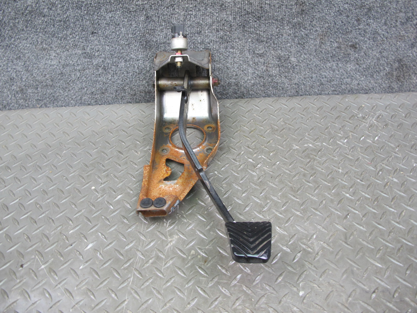 91-93 Mitsubishi 3000GT M/T Gas Acceleration Brake Clutch Pedal Set OEM