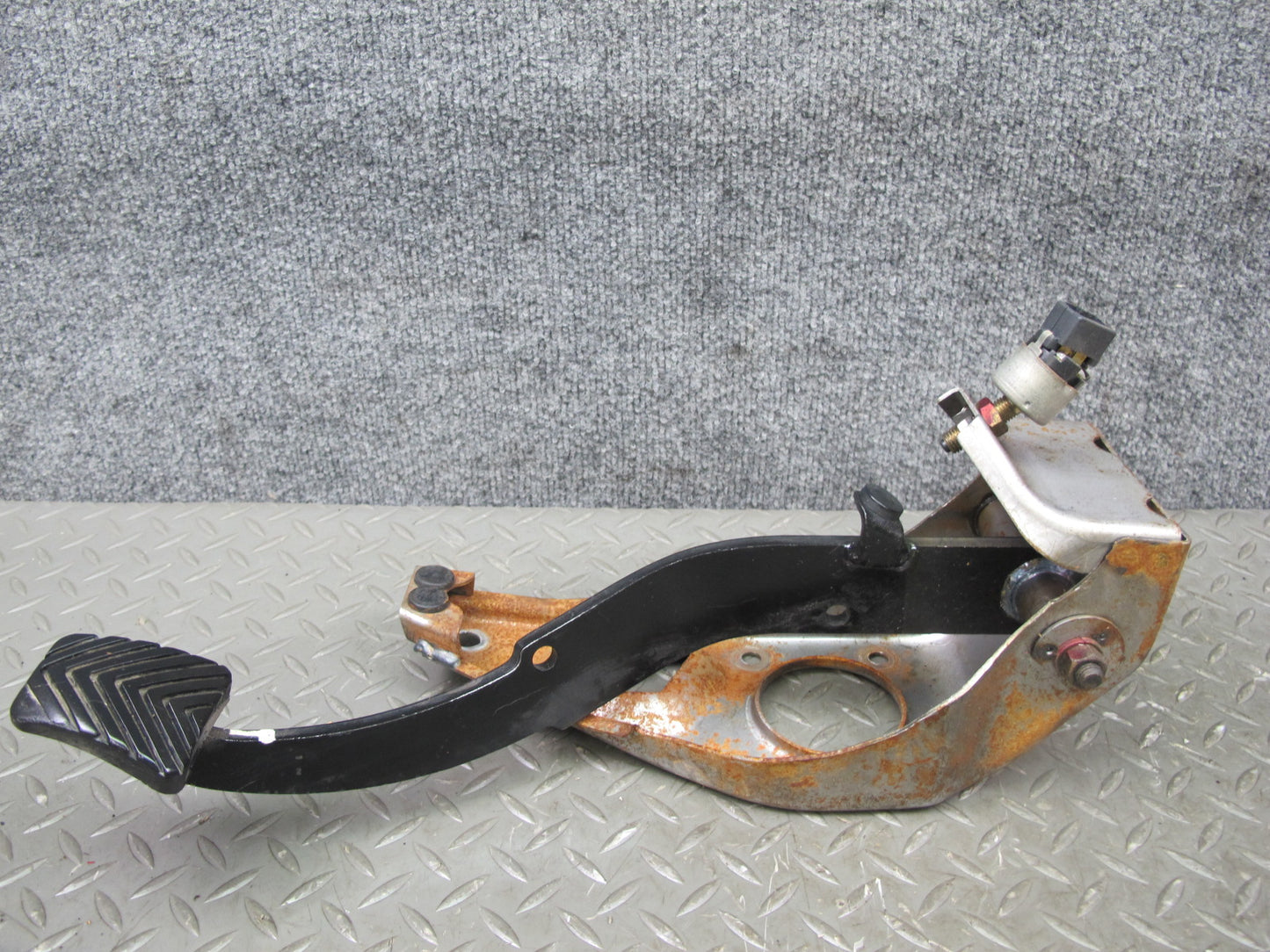 91-93 Mitsubishi 3000GT M/T Gas Acceleration Brake Clutch Pedal Set OEM