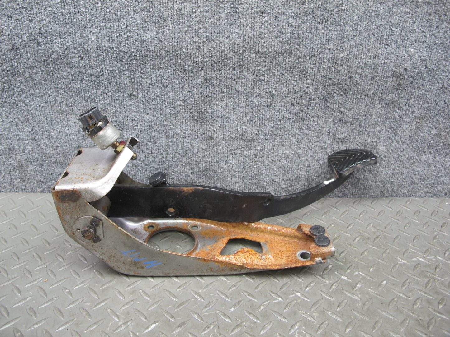 91-93 Mitsubishi 3000GT M/T Gas Acceleration Brake Clutch Pedal Set OEM