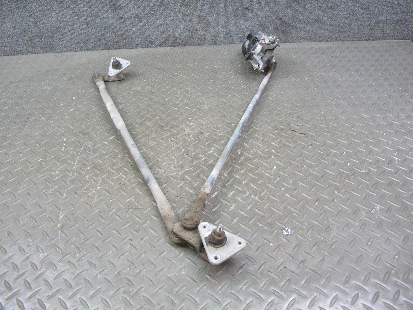 91-99 Mitsubishi 3000GT Windshield Wiper Transmission Linkage w Motor OEM