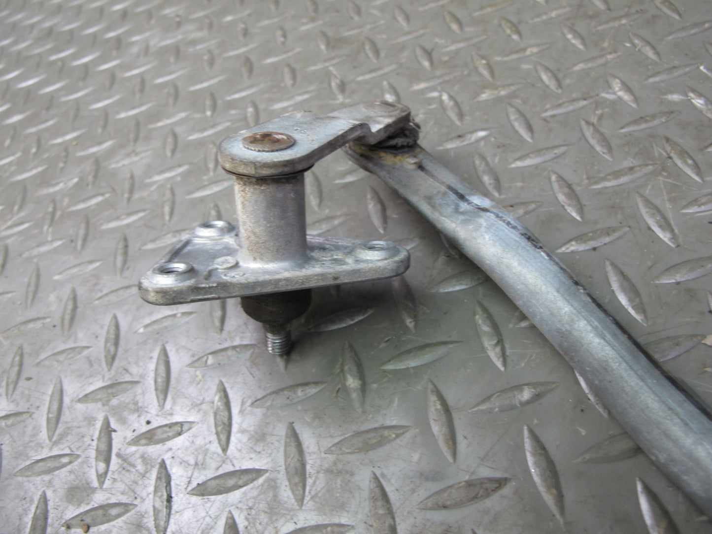 91-99 Mitsubishi 3000GT Windshield Wiper Transmission Linkage w Motor OEM