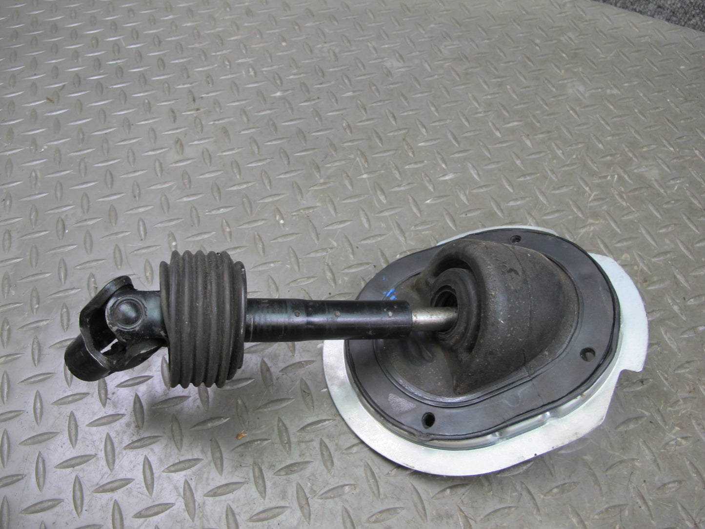 91-99 Mitsubishi 3000GT Steering Column Universal U Joint Shaft OEM