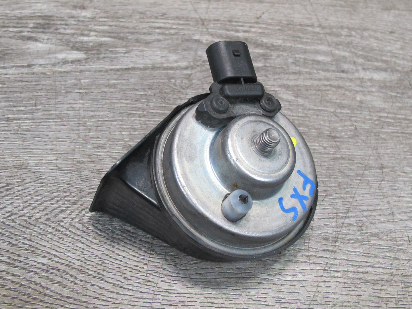 11-14 BMW E70 E71 X5 X6 Set of 2 High & Low Tone Note Pitch Horn Signal OEM