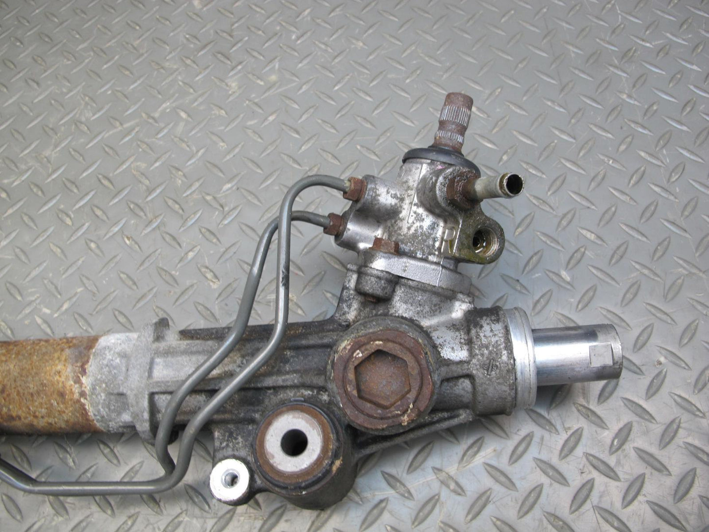 2003-2004 Lexus UZJ120L GX470 Power Steering Rack & Pinion Gear