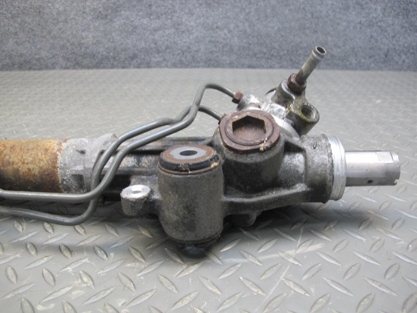 2003-2004 Lexus UZJ120L GX470 Power Steering Rack & Pinion Gear