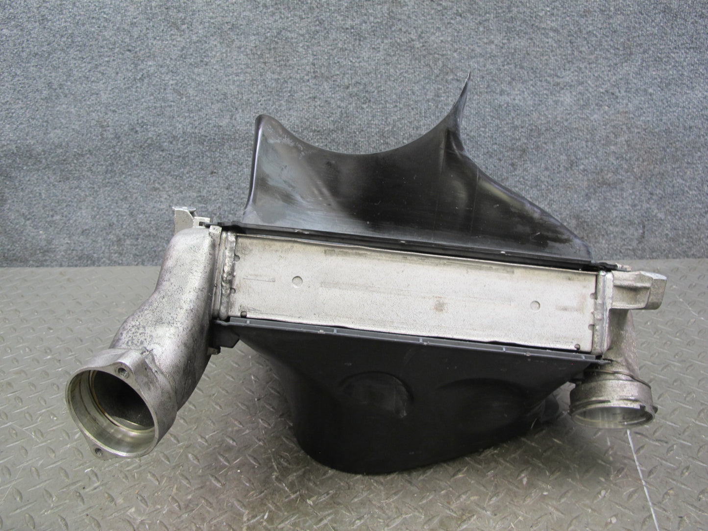2011-2018 Porsche Cayenne 958 4.8L Turbo Left Intercooler Unit w Shroud