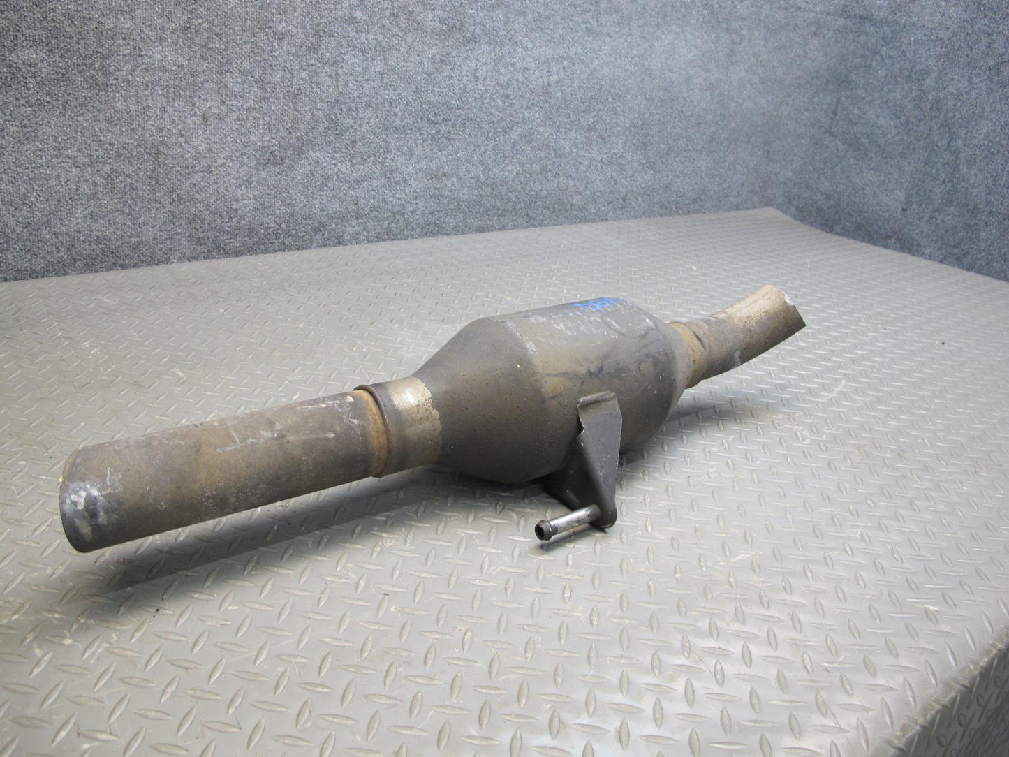 2003-2009 Lexus UZJ120L GX470 4WD Rear Exhaust Muffler