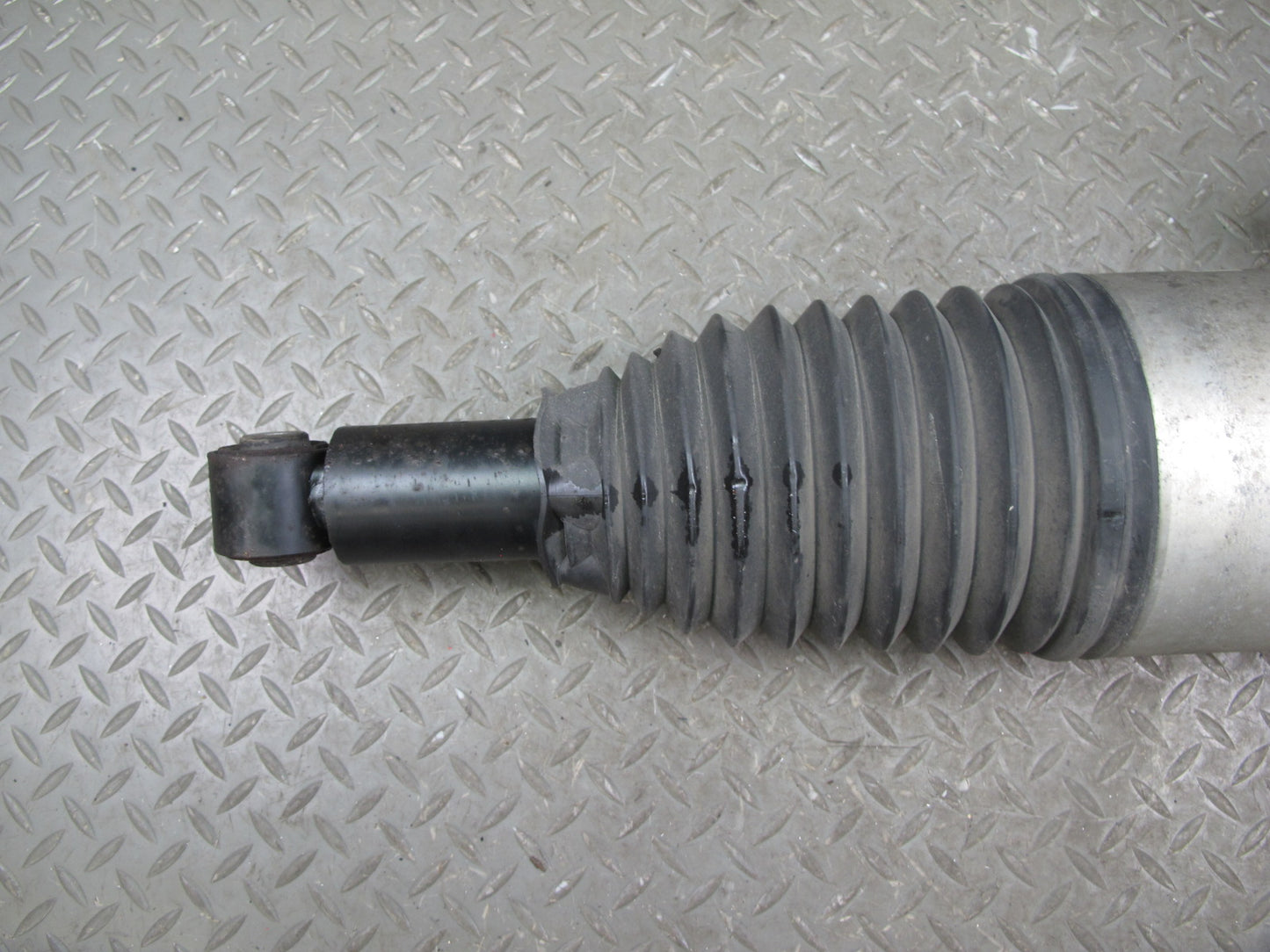 2012-2014 Porsche Cayenne 958 AWD Rear Right Air Spring Strut Shock Absorber