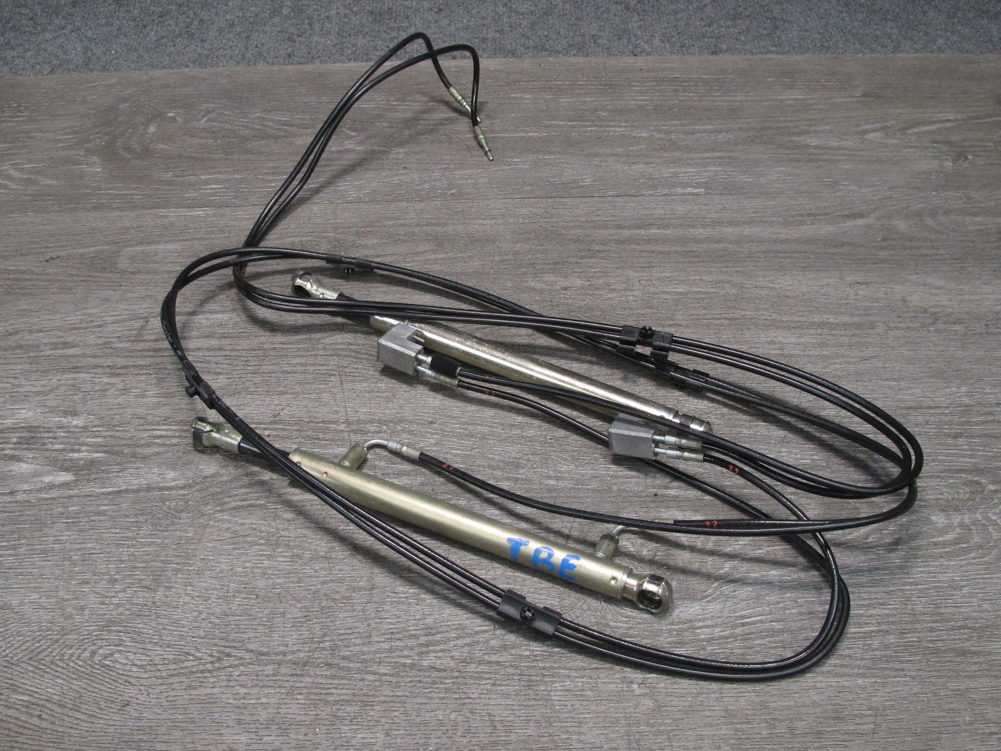 01-06 BMW E46 Convertible TOP Roof Hydraulic Shock Cylinder Hose Line Set OEM