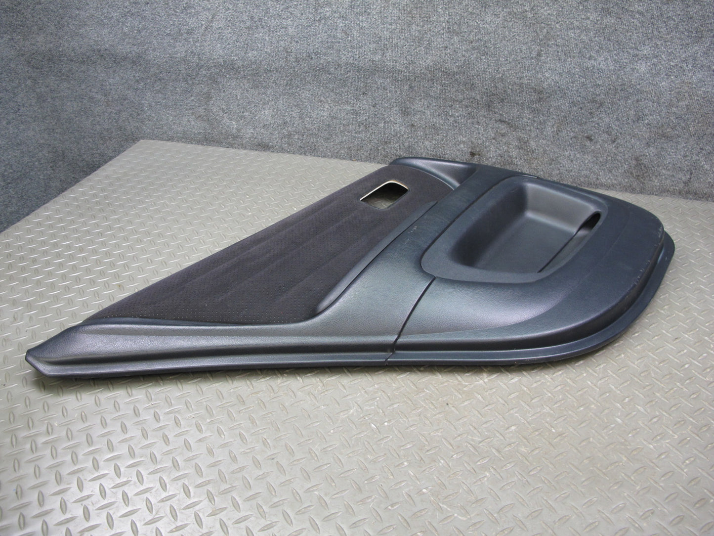 02-03 Lexus JCE10L IS300 Sedan Set of 2 Rear Door Interior Trim Panel Black OEM