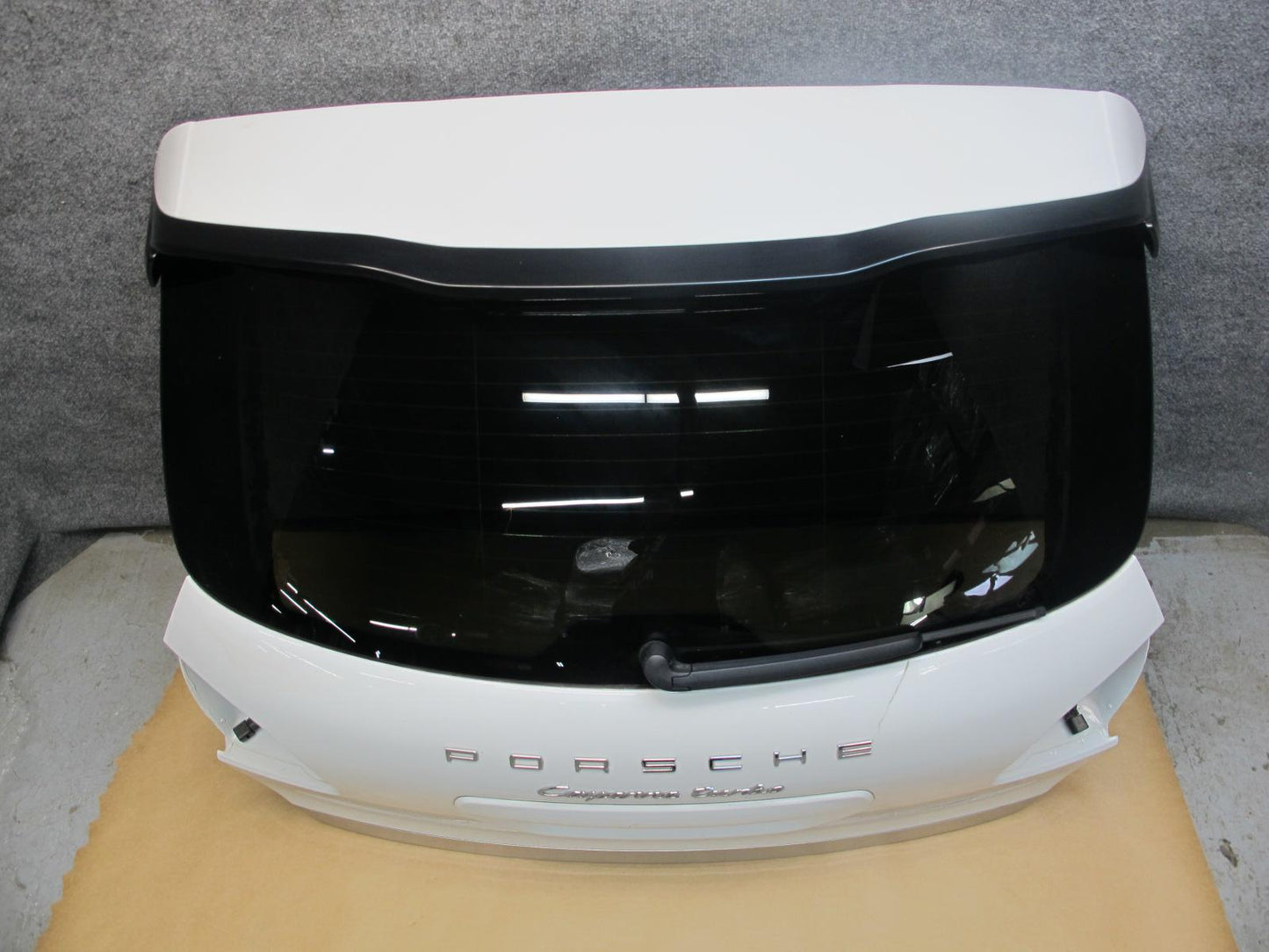 2011-2014 Porsche Cayenne 958 Rear Trunk Lid Tailgate Liftgate Shell w Glass
