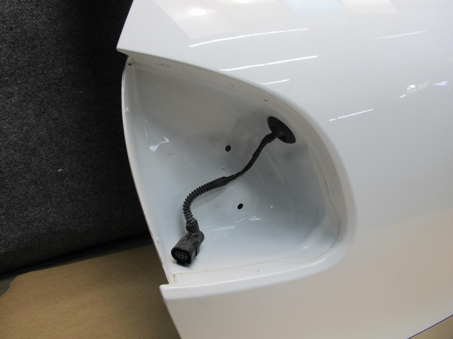 2011-2014 Porsche Cayenne 958 Rear Trunk Lid Tailgate Liftgate Shell w Glass