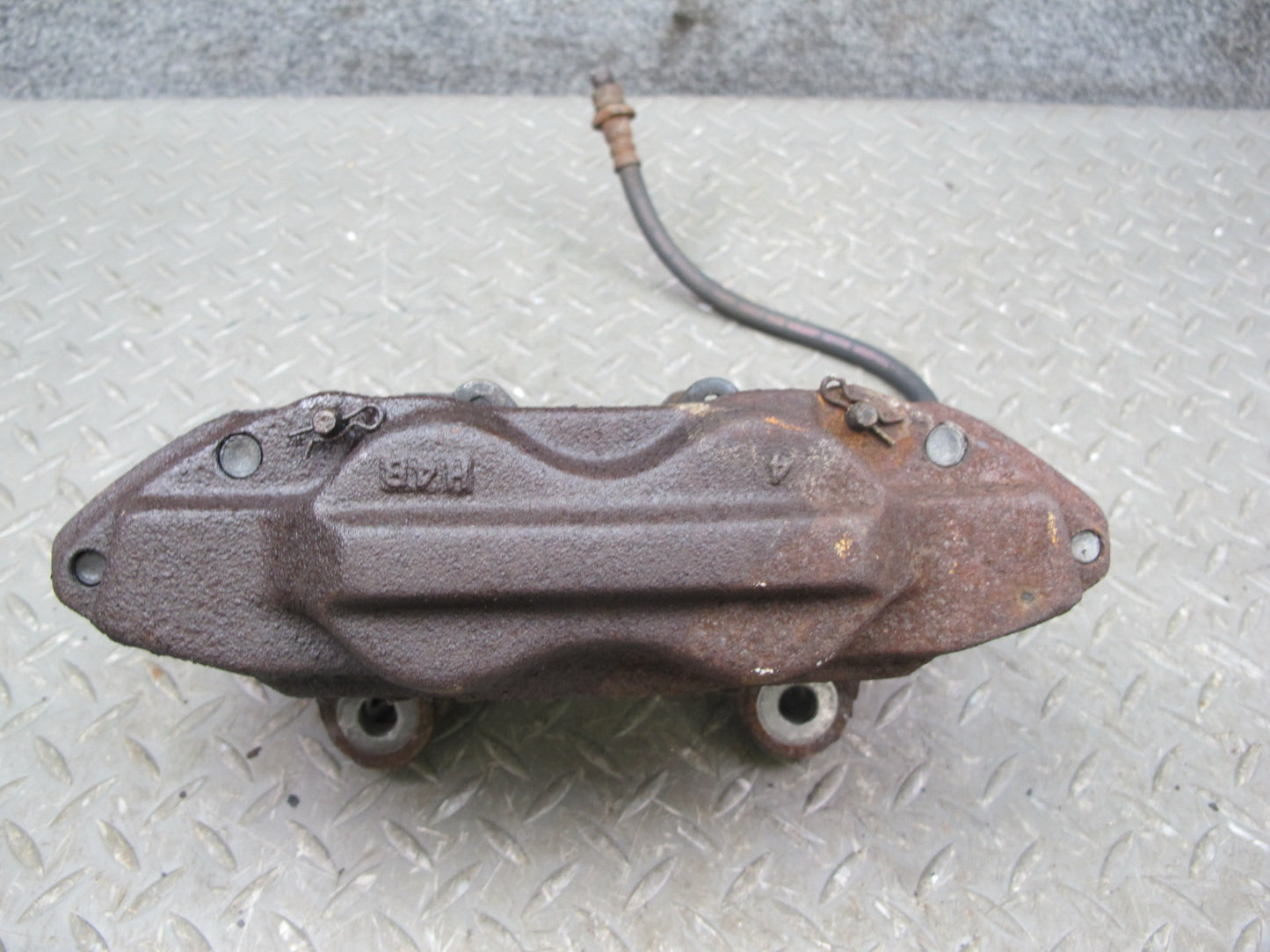 2003-2009 Lexus UZJ120L GX470 Front Left & Right Side Brake Caliper Set of 2