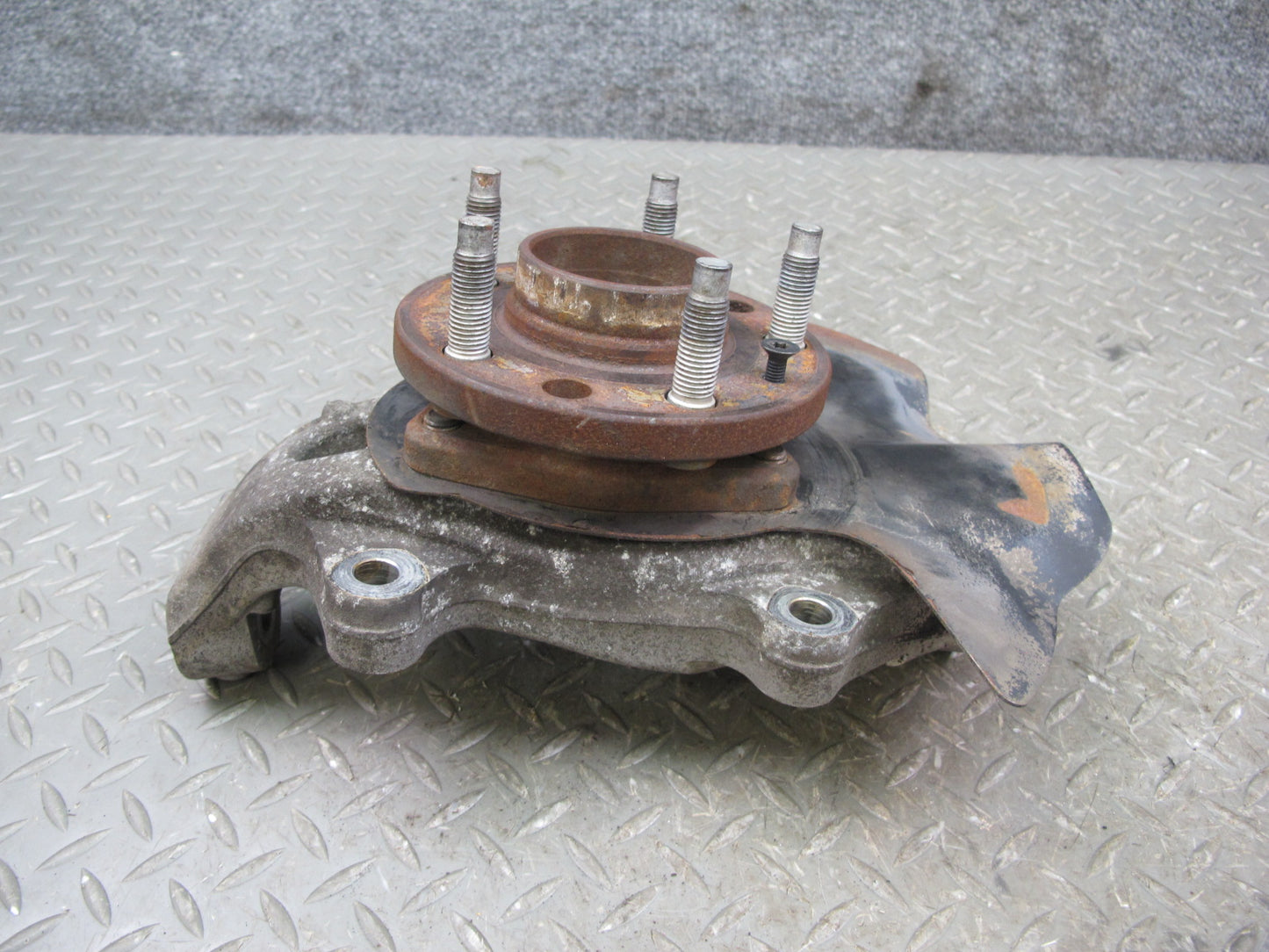 07-10 Saturn SKY Pontiac Solstice Front Right Spindle Knuckle Wheel Hub OEM