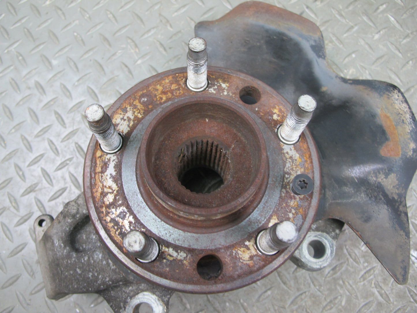 07-10 Saturn SKY Pontiac Solstice Front Right Spindle Knuckle Wheel Hub OEM