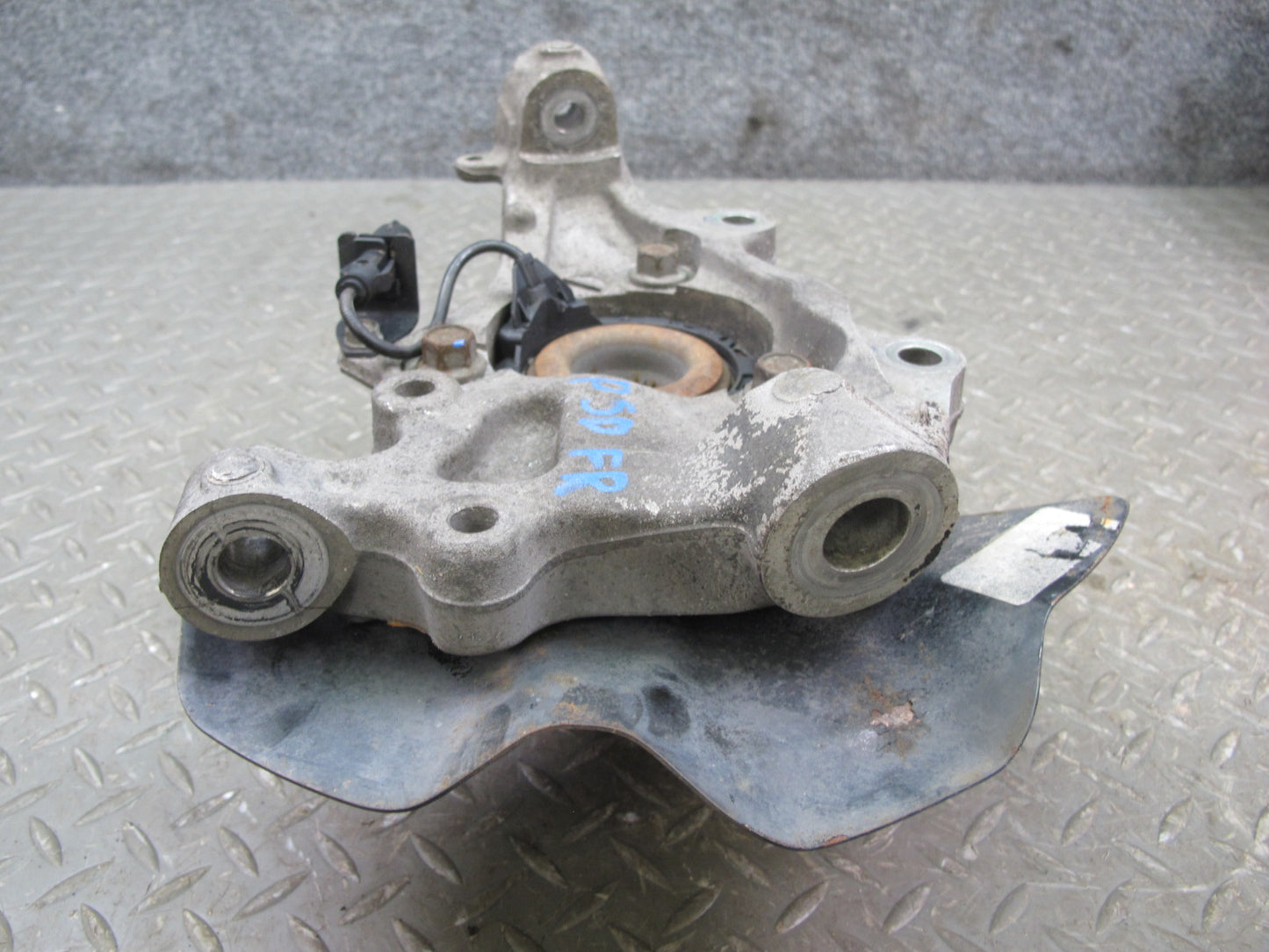 07-10 Saturn SKY Pontiac Solstice Front Right Spindle Knuckle Wheel Hub OEM