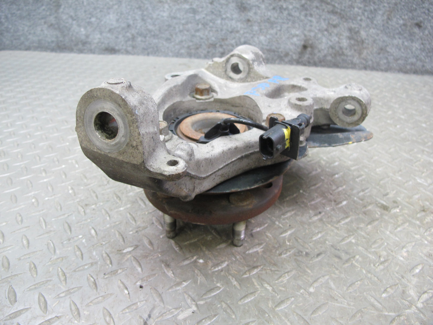 07-10 Saturn SKY Pontiac Solstice Front Right Spindle Knuckle Wheel Hub OEM