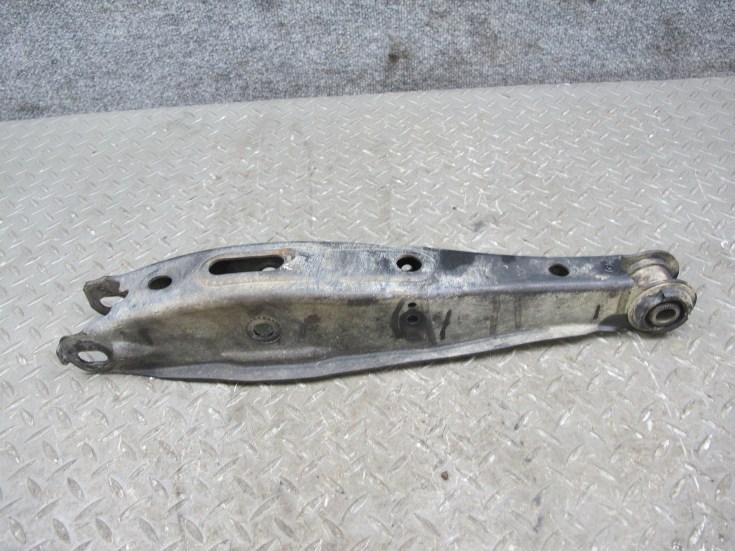 01-05 Lexus JCE10L IS300 Set of 2 Rear Left Upper & Lower Control Arm OEM