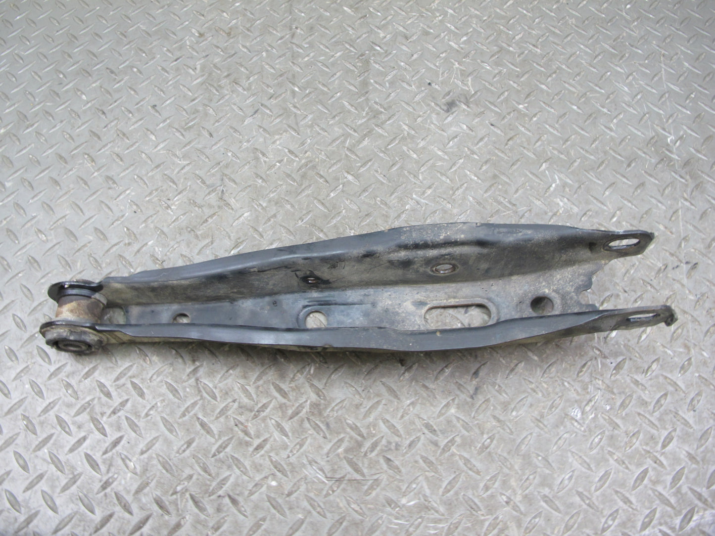 01-05 Lexus JCE10L IS300 Set of 2 Rear Left Upper & Lower Control Arm OEM