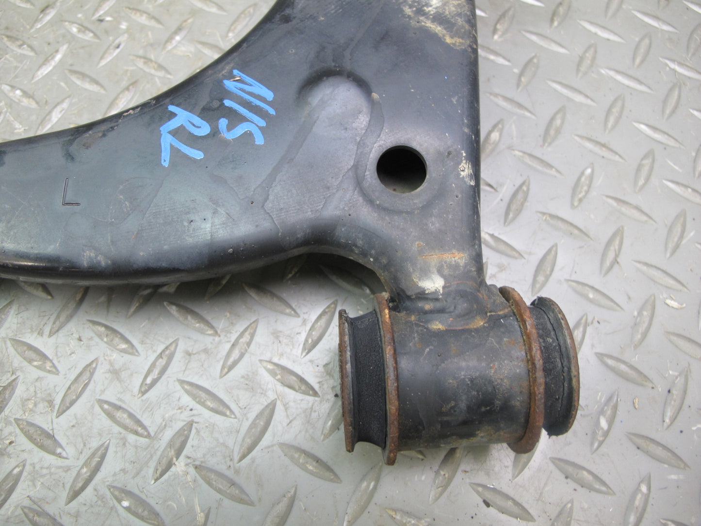 01-05 Lexus JCE10L IS300 Set of 2 Rear Left Upper & Lower Control Arm OEM