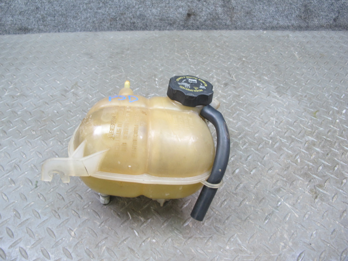 06-09 Pontiac Solstice Engine Coolant Expansion Overflow Reservoir Tank