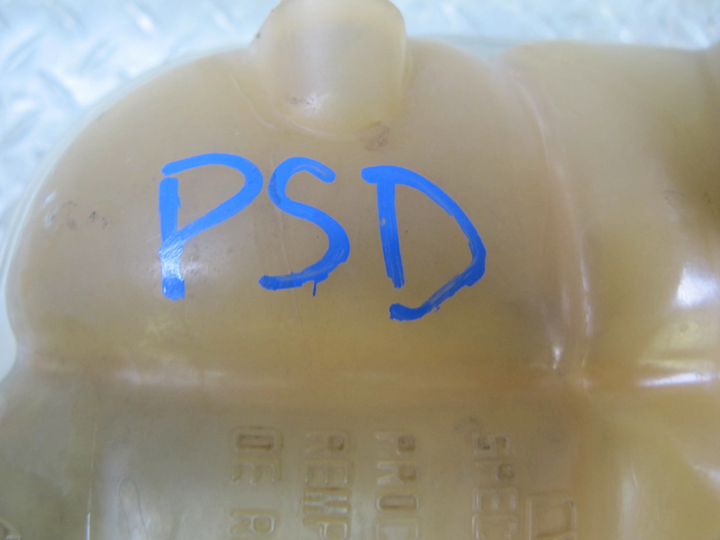 06-09 Pontiac Solstice Engine Coolant Expansion Overflow Reservoir Tank