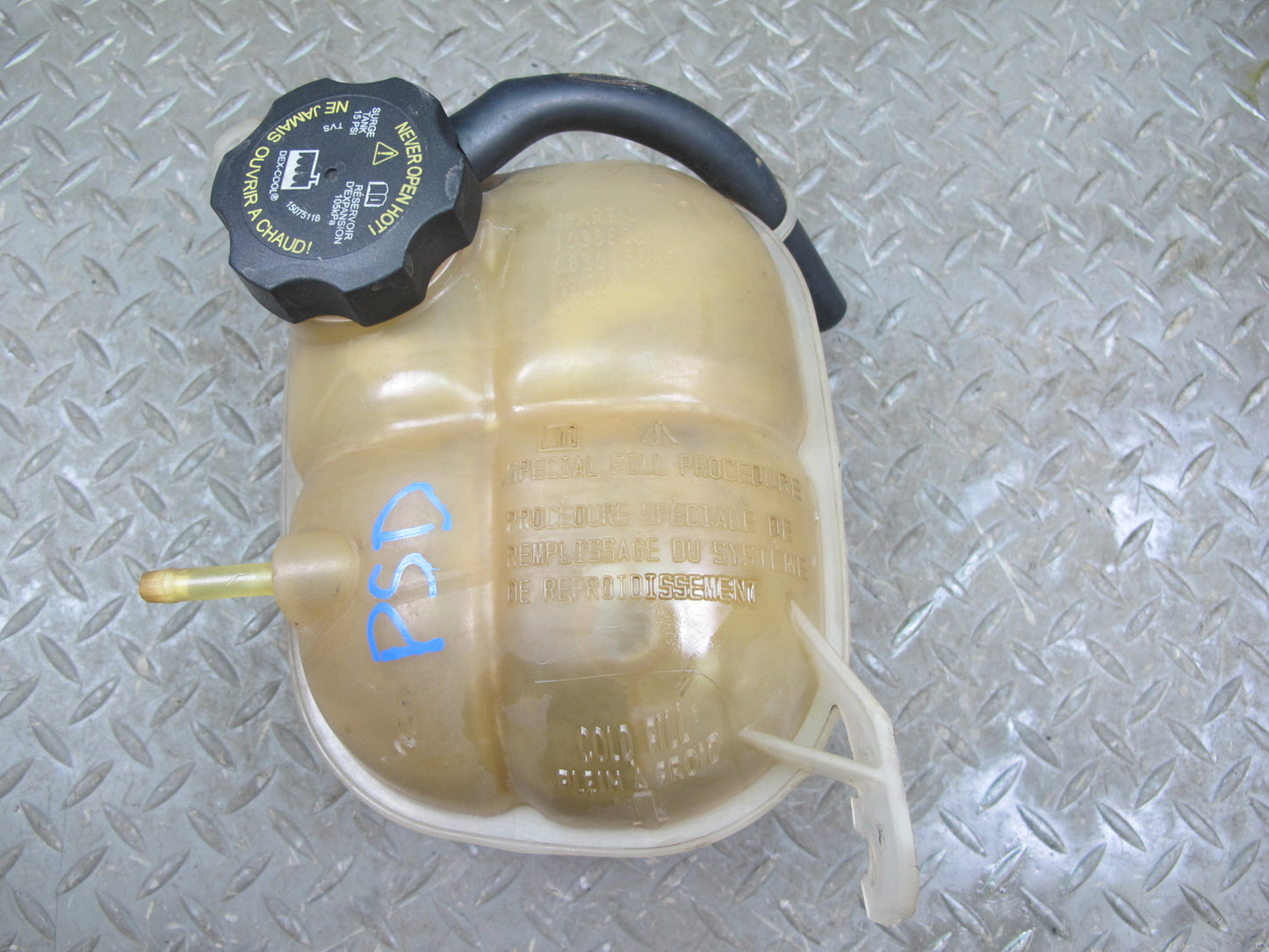 06-09 Pontiac Solstice Engine Coolant Expansion Overflow Reservoir Tank