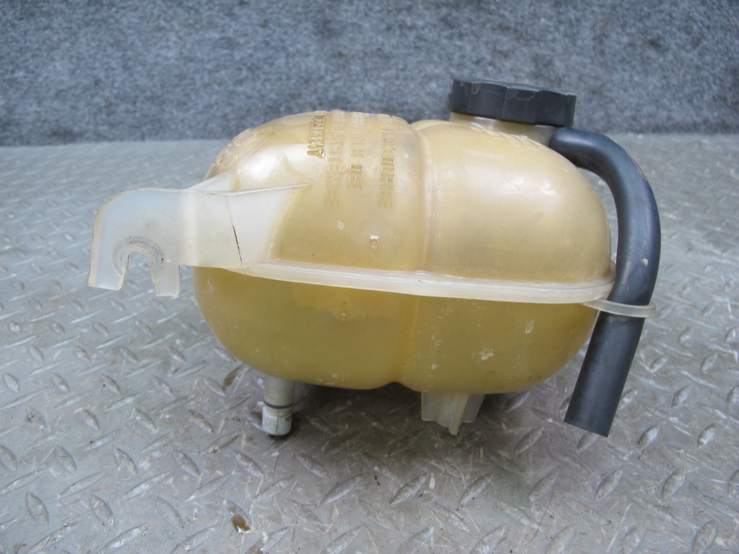 06-09 Pontiac Solstice Engine Coolant Expansion Overflow Reservoir Tank