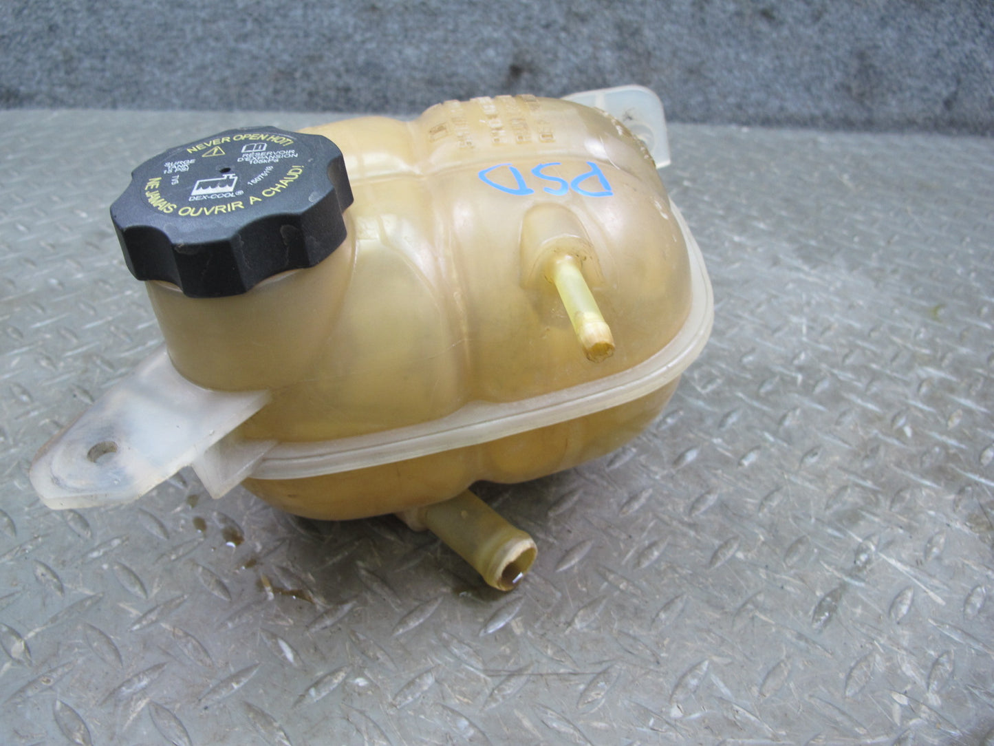 06-09 Pontiac Solstice Engine Coolant Expansion Overflow Reservoir Tank