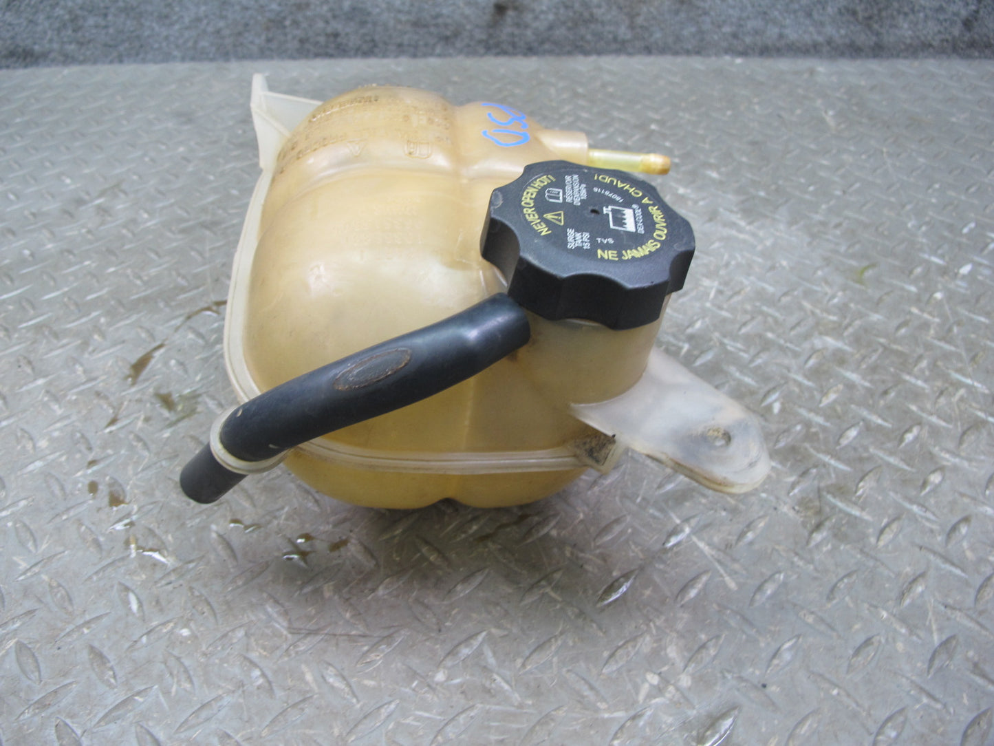 06-09 Pontiac Solstice Engine Coolant Expansion Overflow Reservoir Tank