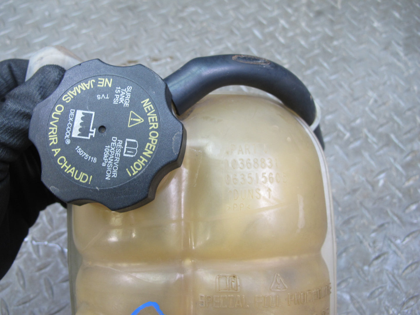 06-09 Pontiac Solstice Engine Coolant Expansion Overflow Reservoir Tank