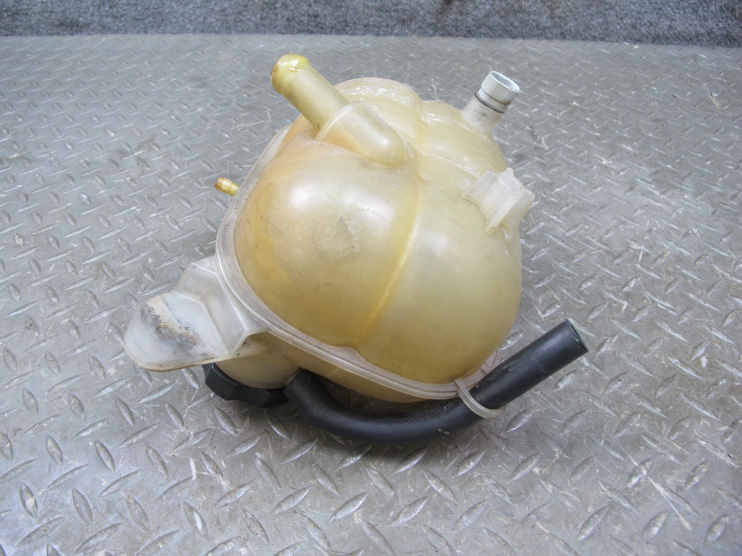 06-09 Pontiac Solstice Engine Coolant Expansion Overflow Reservoir Tank