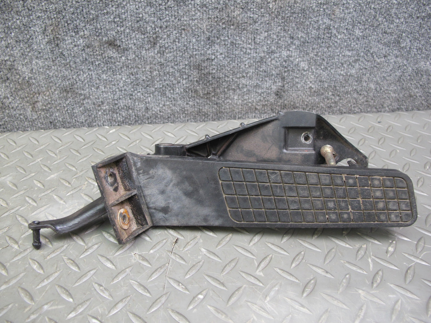 1987-1989 Porsche 928 S4 M/T Manual Clutch Brake Gas Acceleration Pedal Set